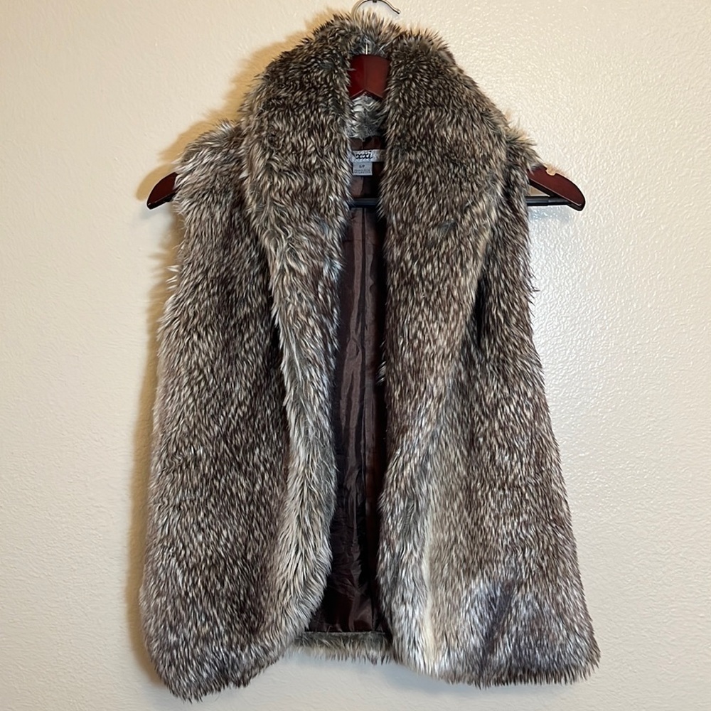 XXI Forever 21 Brown Faux Fur Vest